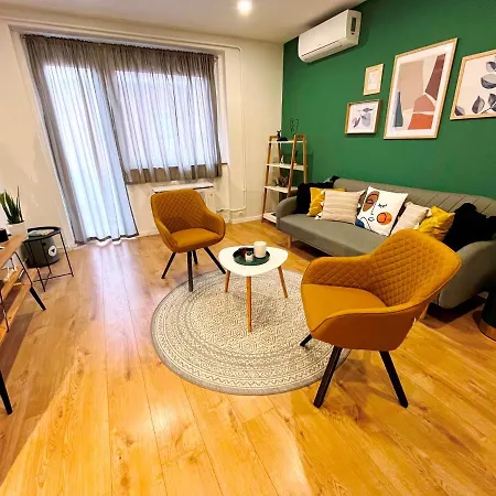 Artic Apartman-nearby Center! 아파트 페치