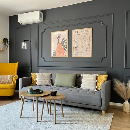 Artic Apartman-nearby Center! Appartamento Pécs